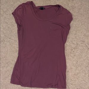 burgundy t shirt